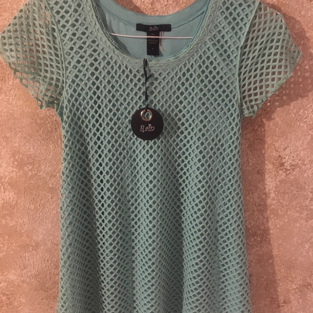 Women’s mesh top with lining